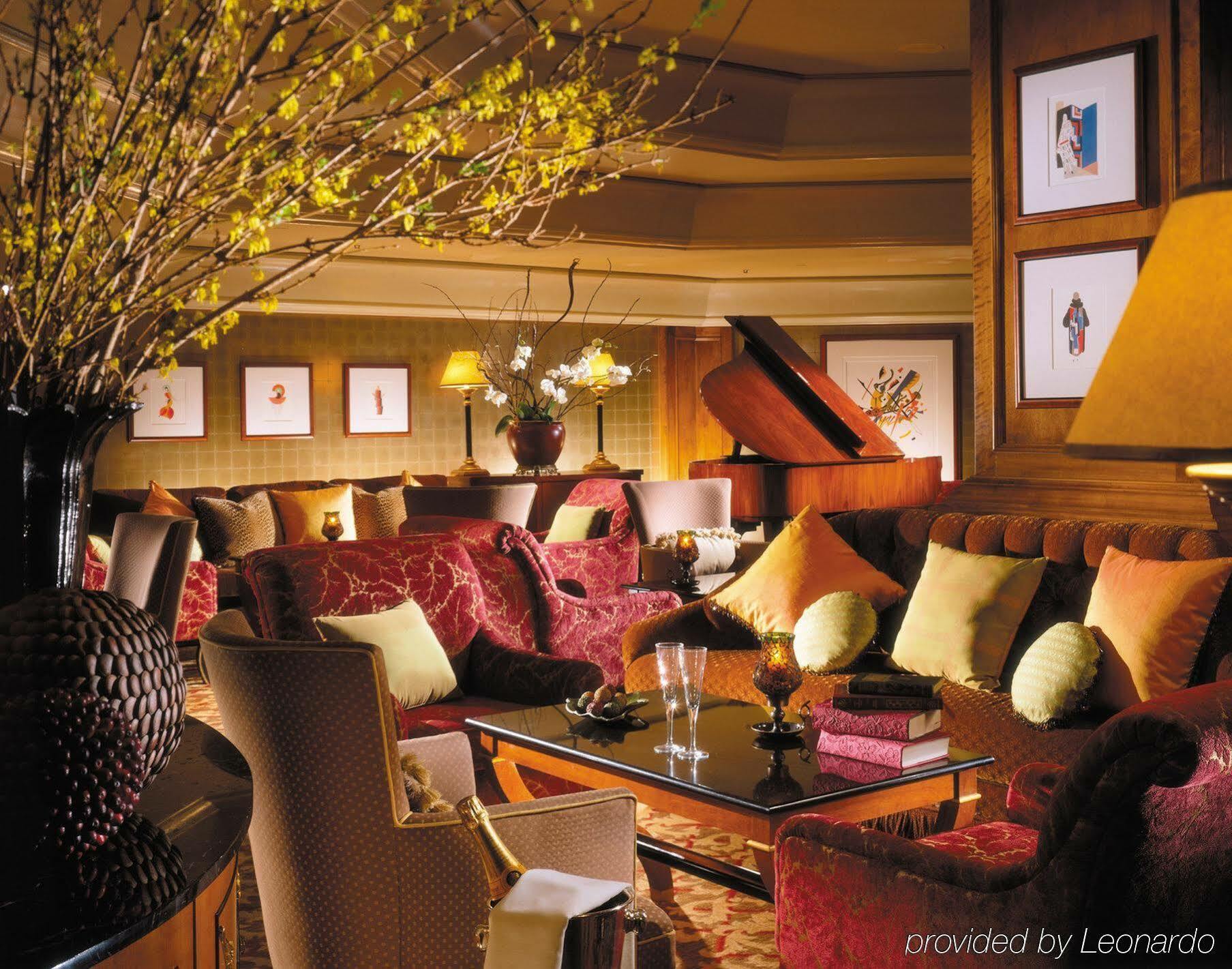 Four Seasons Hotel Houston Dalaman gambar